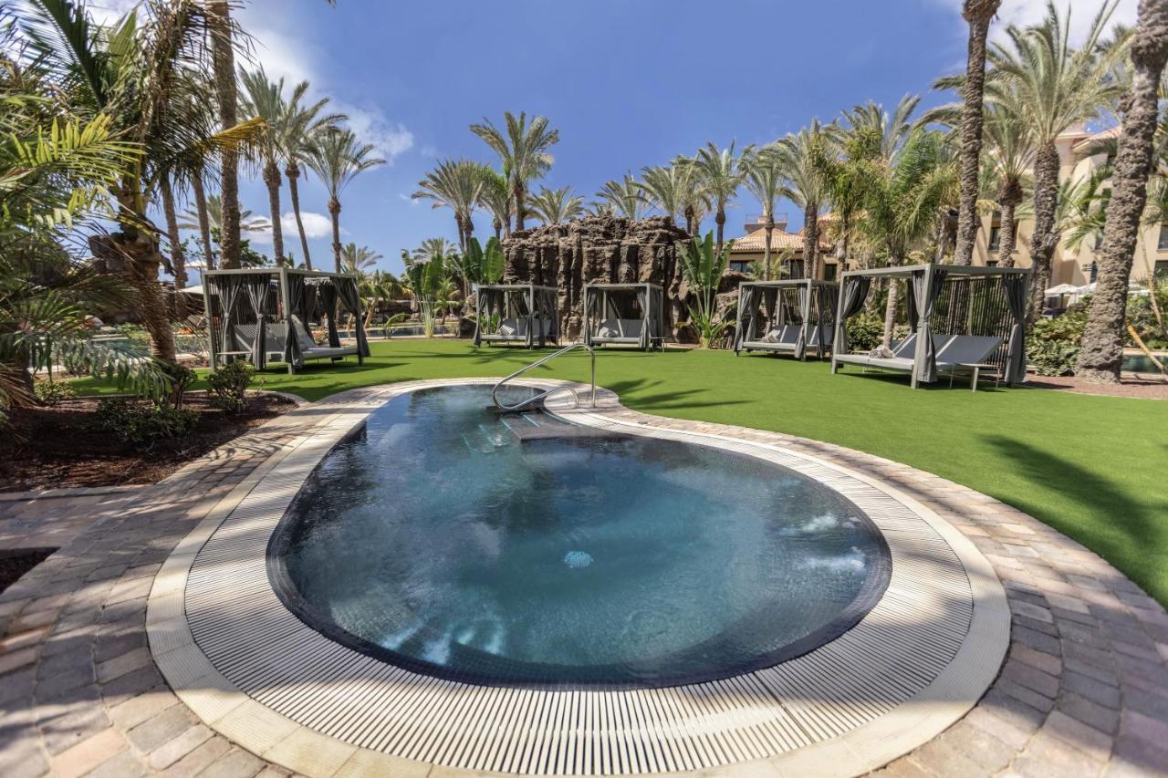Lopesan Costa Meloneras Resort & Spa エクステリア 写真 The swimming pool at the hotel