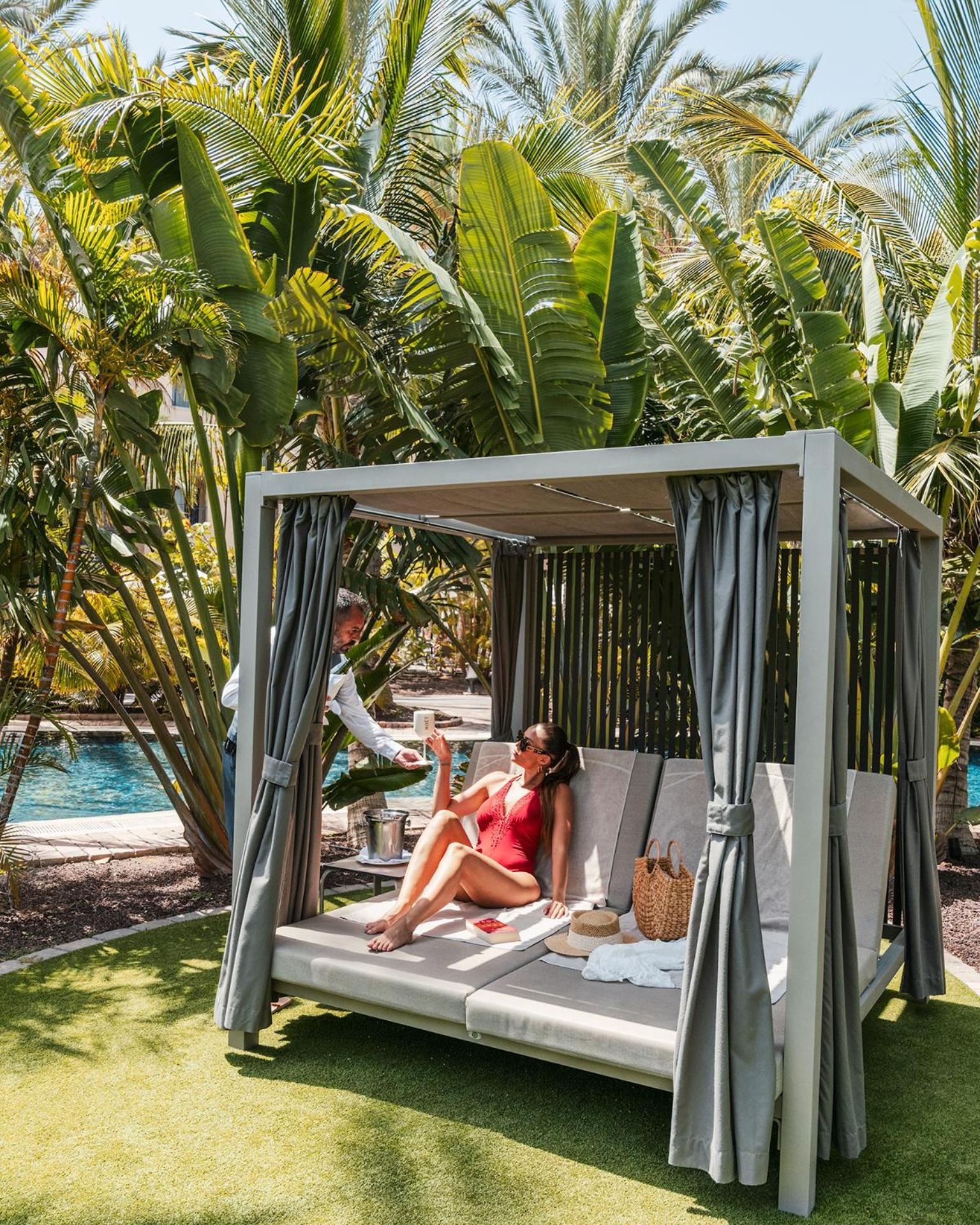 Lopesan Costa Meloneras Resort & Spa エクステリア 写真 Cabana at the pool
